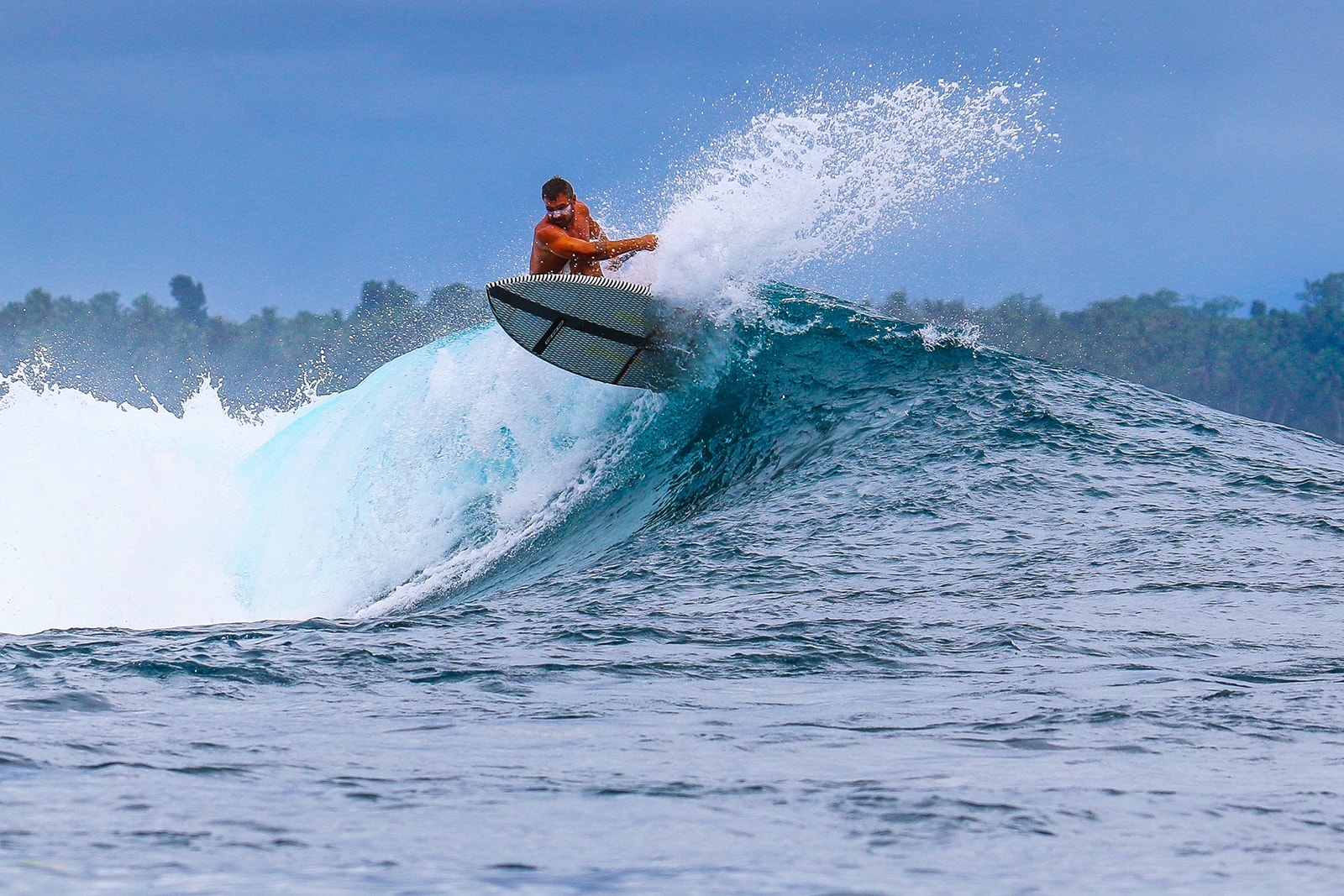 rrd i wave pevny carbonovy paddleboard na vlny windsurfingkarlin